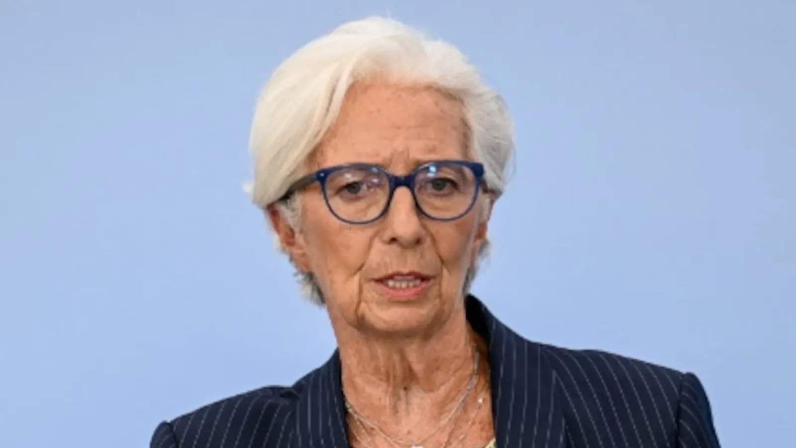 Deutsche Bank analysts project faster global rate increases