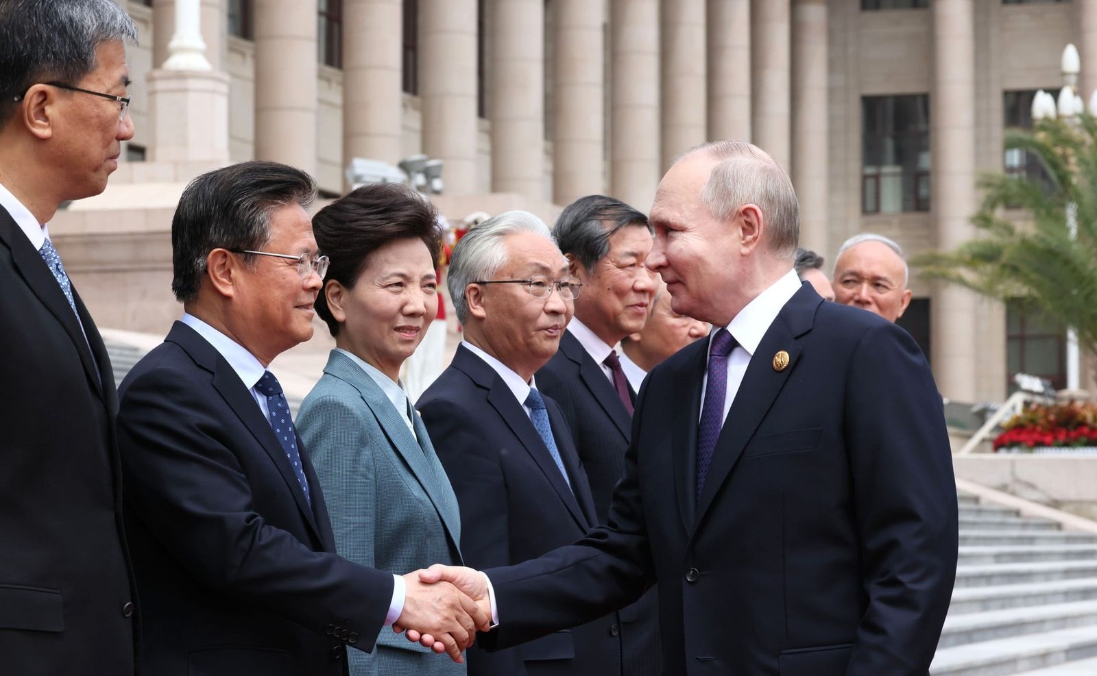 Washington proposes AI crisis hotline before summit with Xi