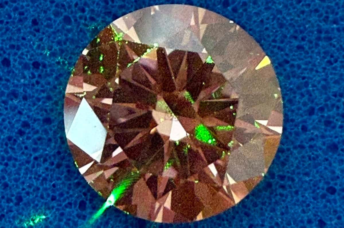 Tiny diamond sensors can track spreading cancer without radiation
