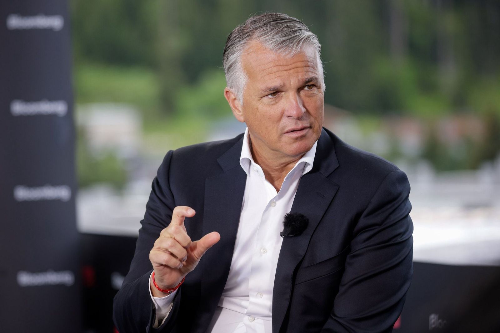 UBS weighs foreign exit after Swiss lawmakers advance capital rules