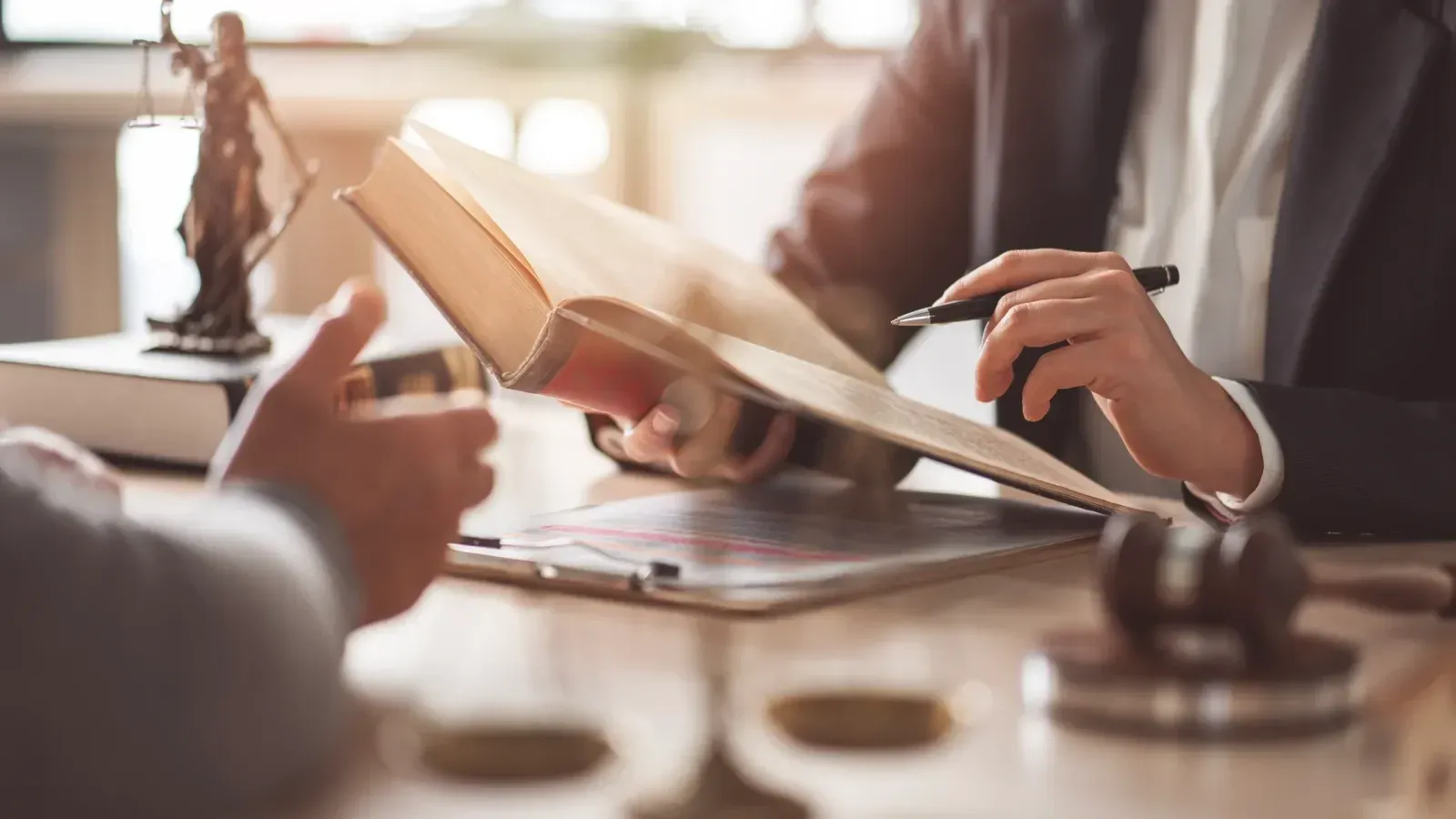 Survey finds 35% of courtroom experts use AI