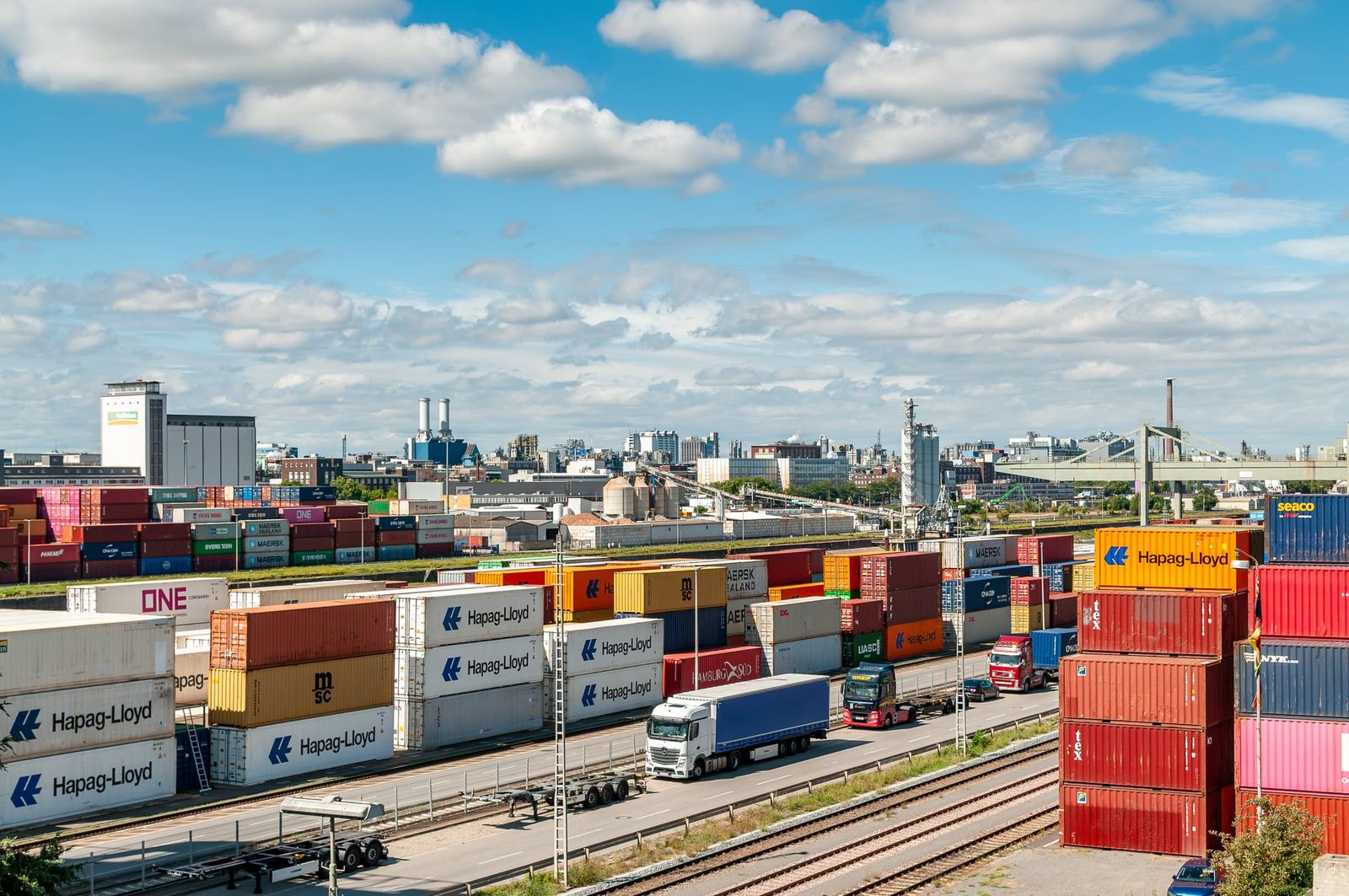 American monetary stimulus lifts commercial property values across global cities