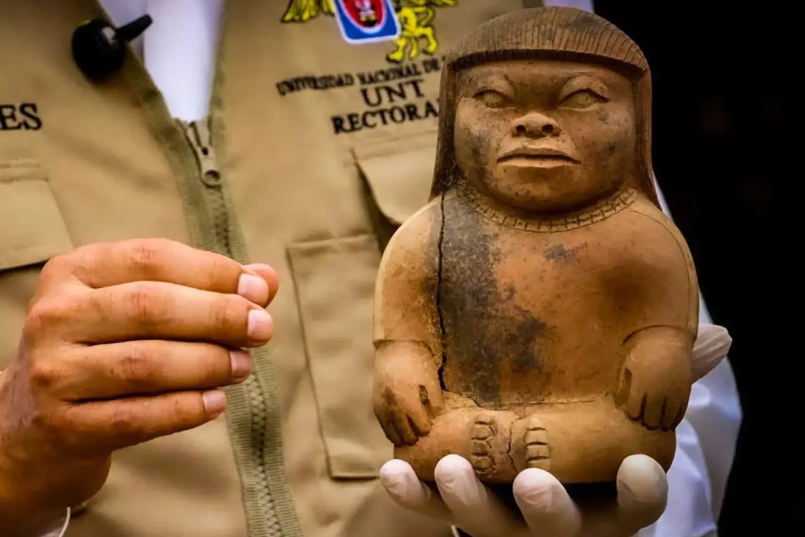Elite infant tomb in Peru reveals inherited power in Moche society