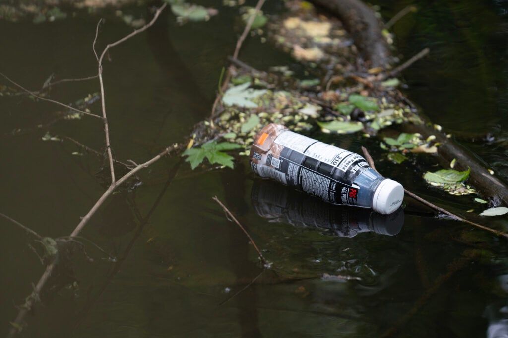 Microplastics interact with water to generate damaging reactive chemicals