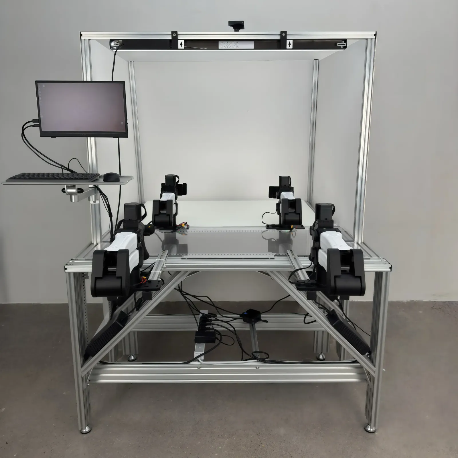 Frontier language models learn to guide robotic arms with surprising speed