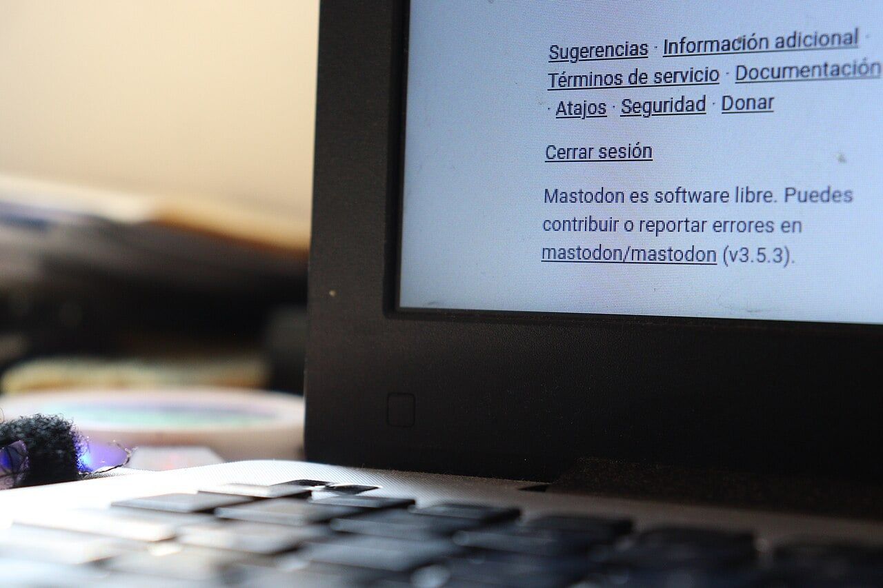 Machine learning models make proprietary software easier to decompile