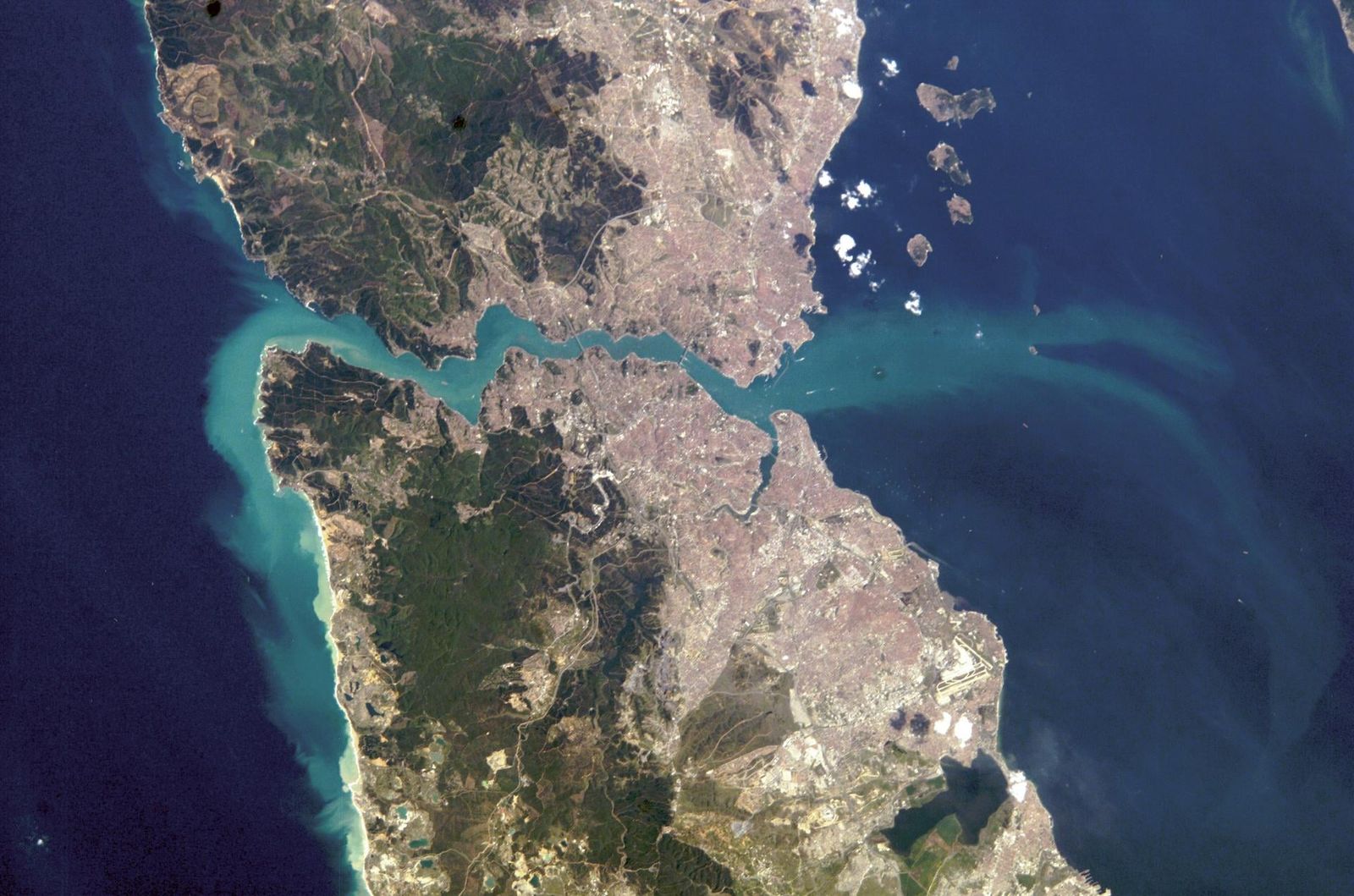 Ocean models turn coarse sea surface maps into fine coastal detail