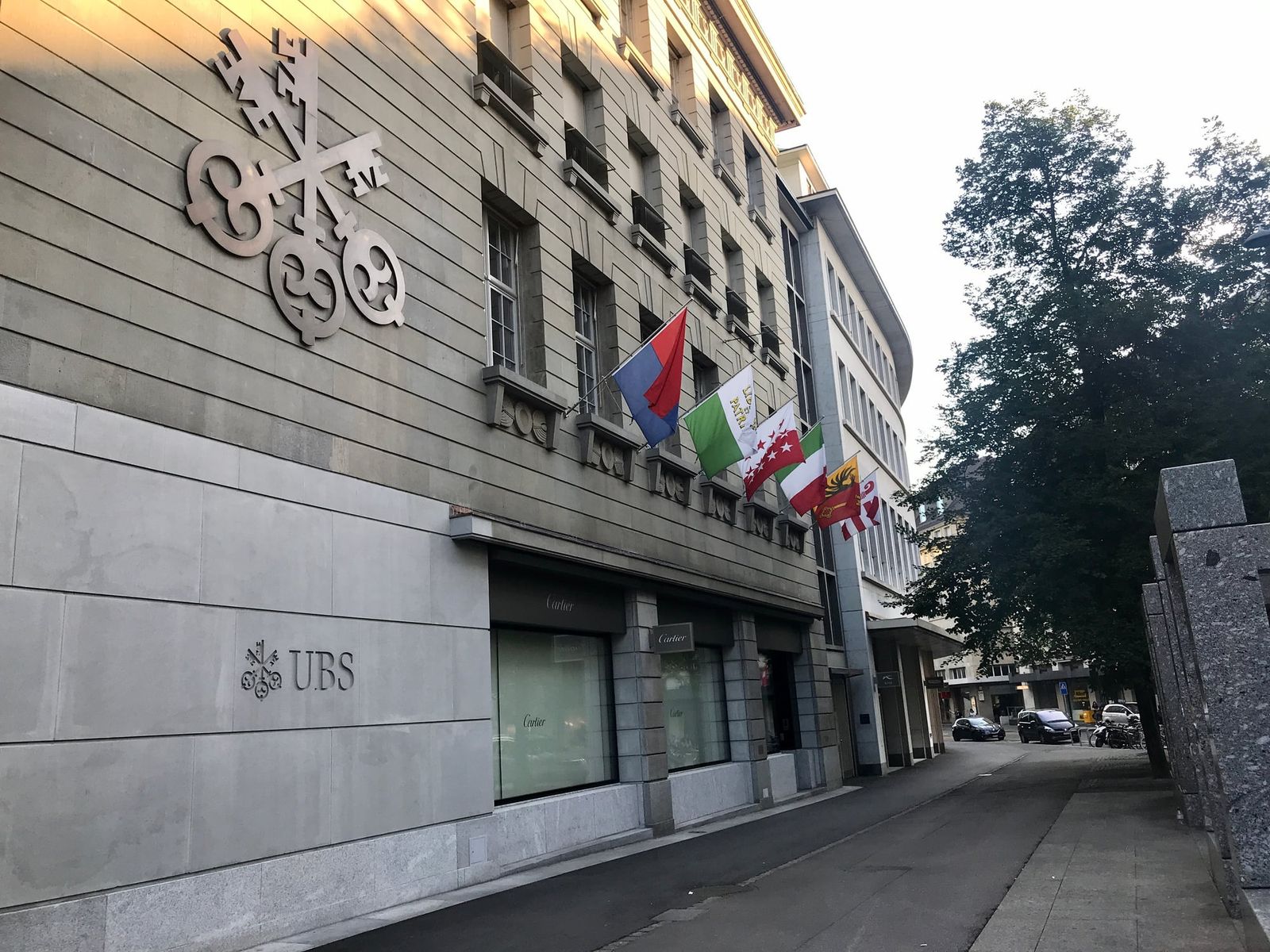 UBS weighs foreign exit after Swiss lawmakers advance capital rules