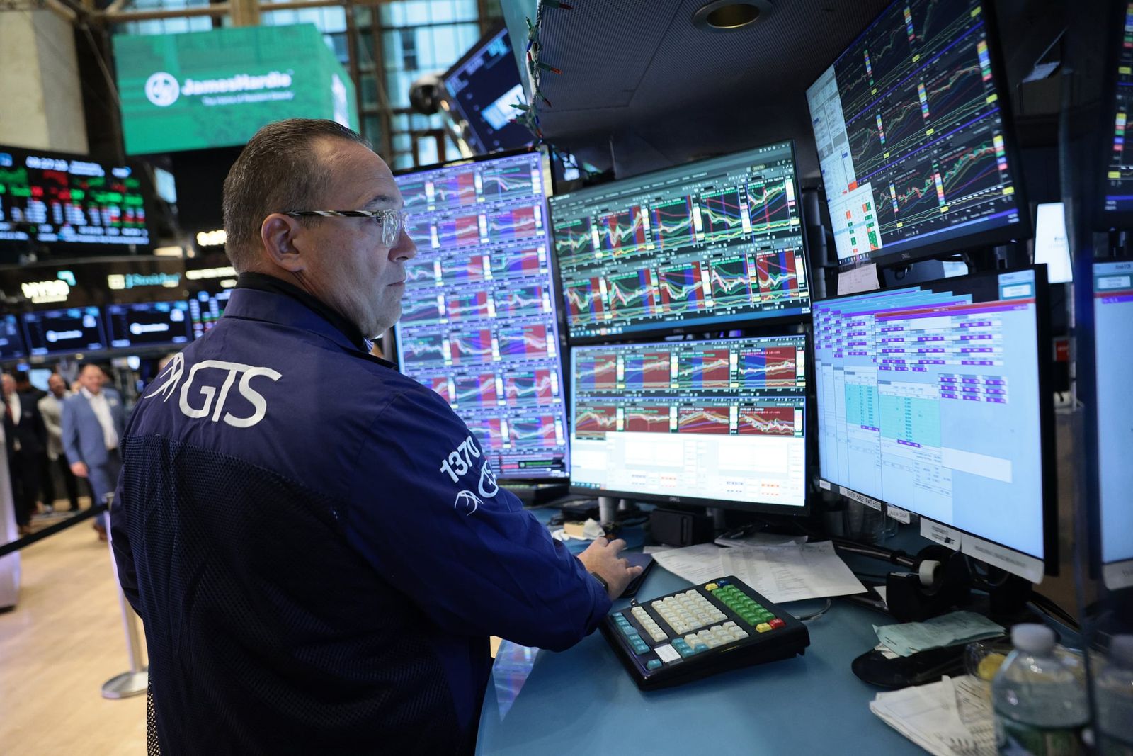 Tech debt sales crowd out emerging market sovereign borrowers