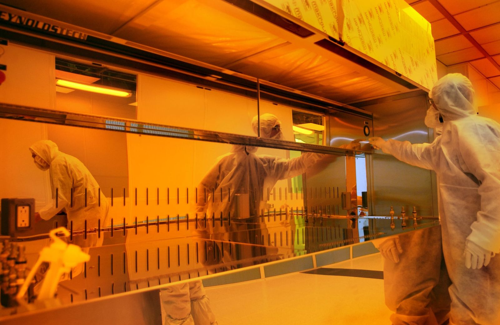 Artificial intelligence learns to assemble designer materials atom by atom