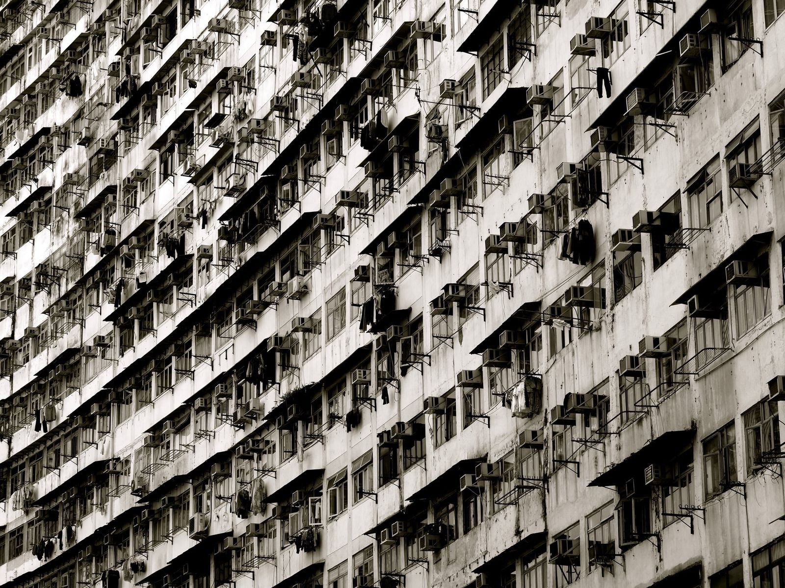 Residential air conditioning units represent a form of indoor cooling infrastructure, which varies significantly across nations.