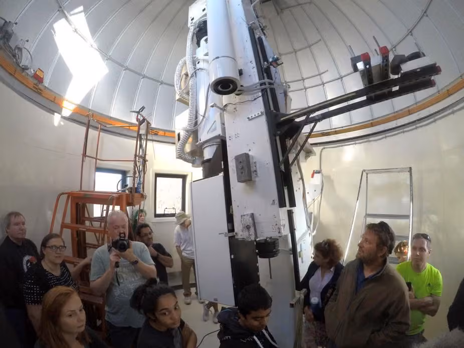 Coronal magnetic fields reveal their three-dimensional structure without new instruments